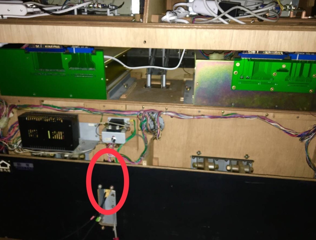 ファイナルラップのリレーPCBのお話: レトロゲームコーナー探索記